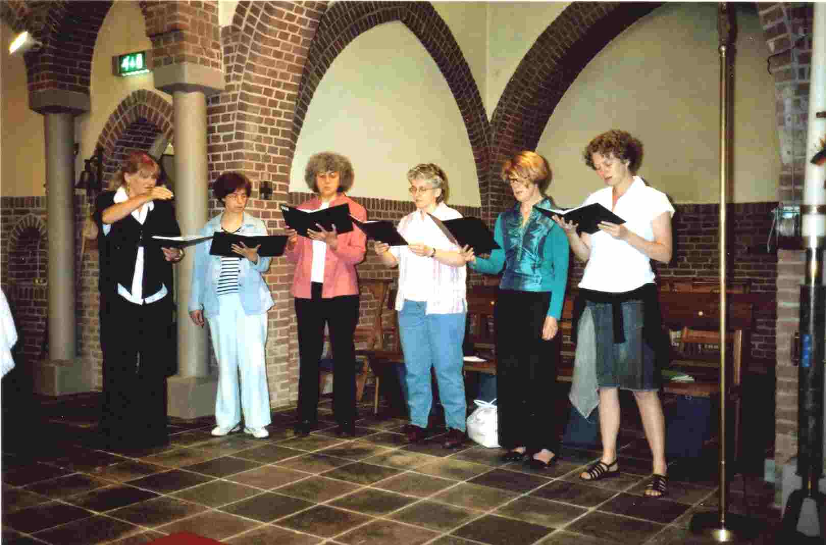 2. Schaarsbergen, Sacramentsdag 10 juni 2007. Repetitie voor aanvang van de H. Mis
